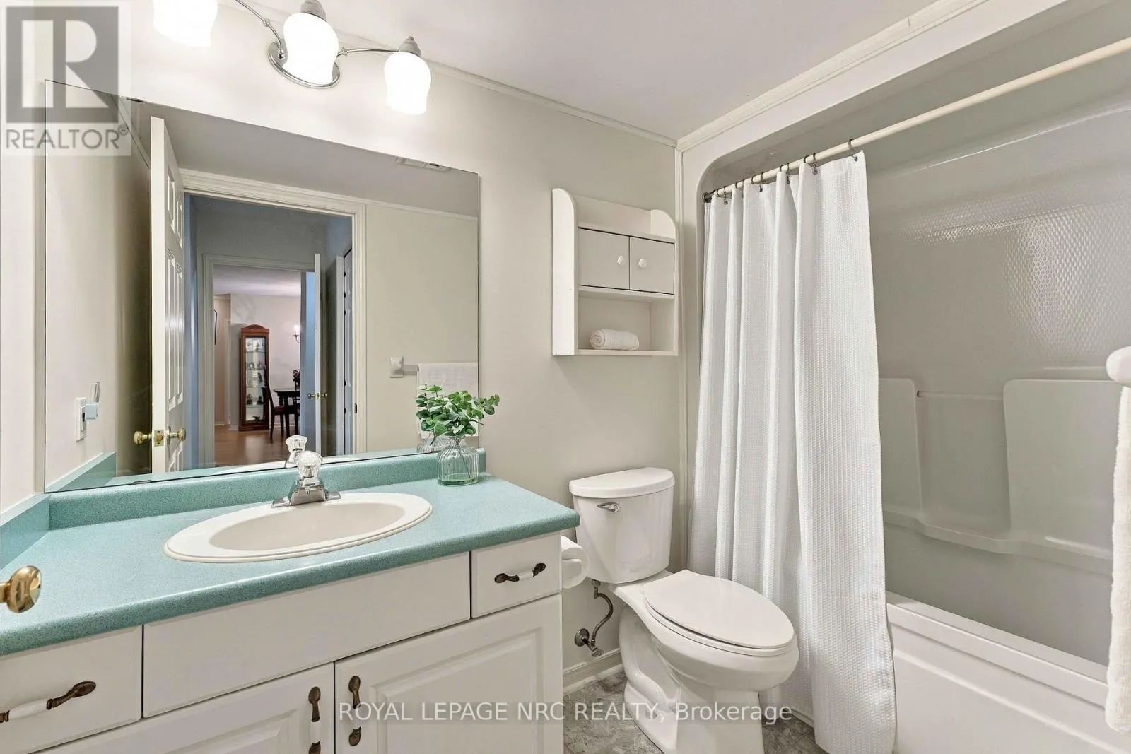 104 - 4090 JOHN CHARLES BOULEVARD #104
