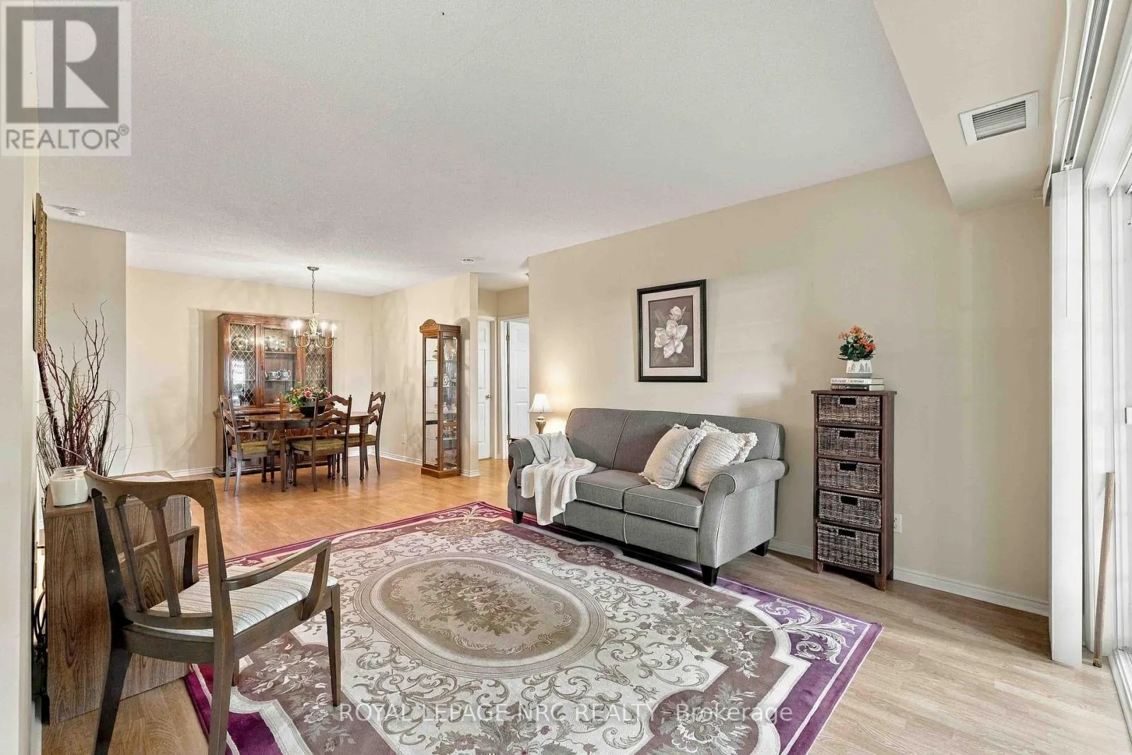 104 - 4090 JOHN CHARLES BOULEVARD #104