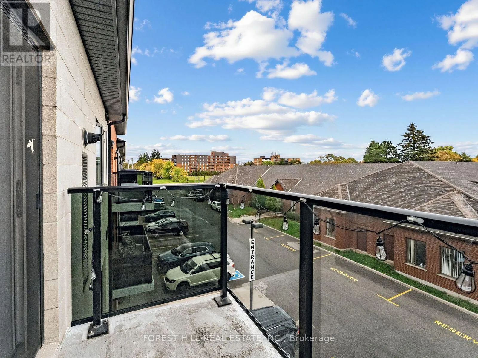 313 - 170 ROCKHAVEN LANE