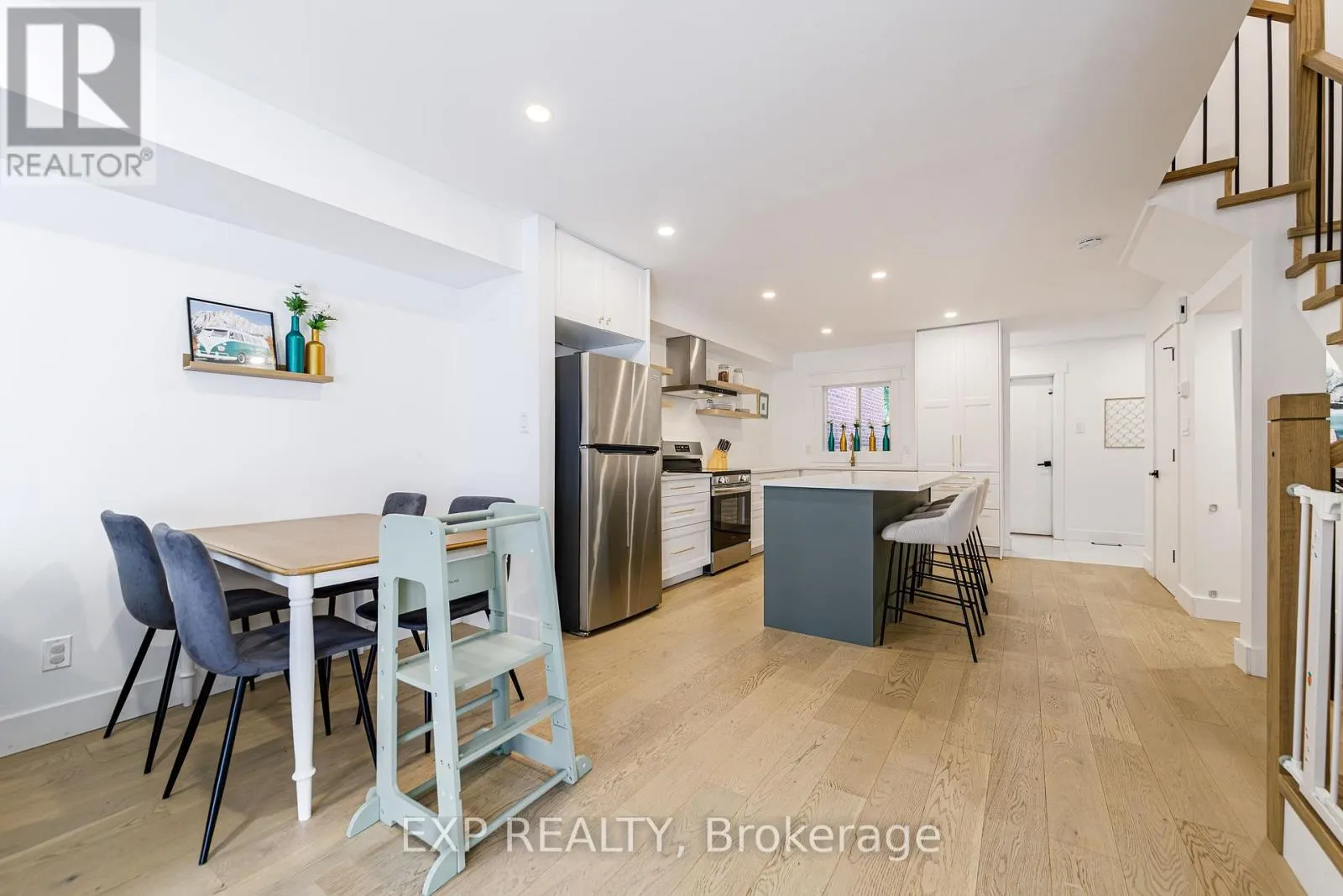 37 DIGNARD STREET