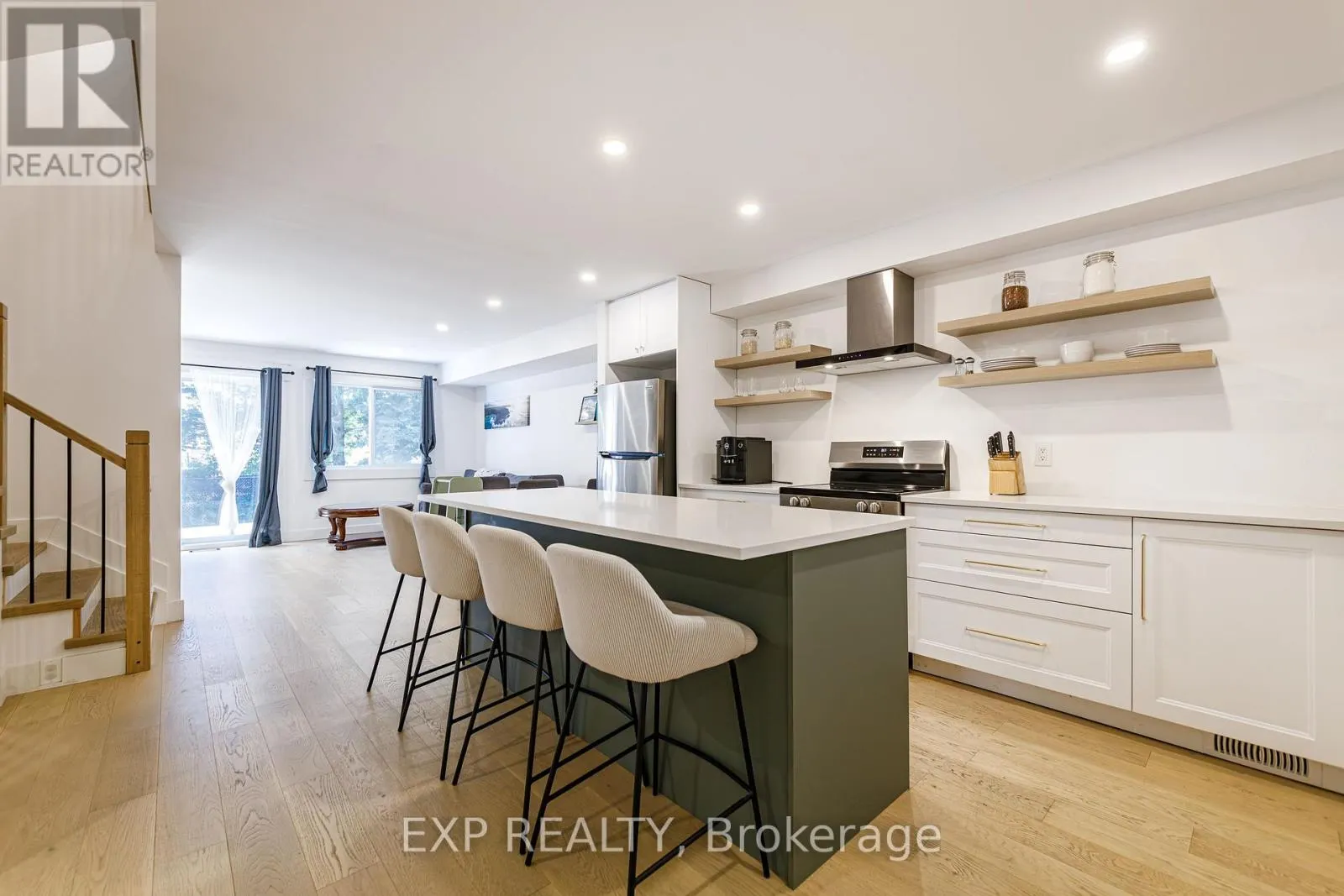 37 DIGNARD STREET