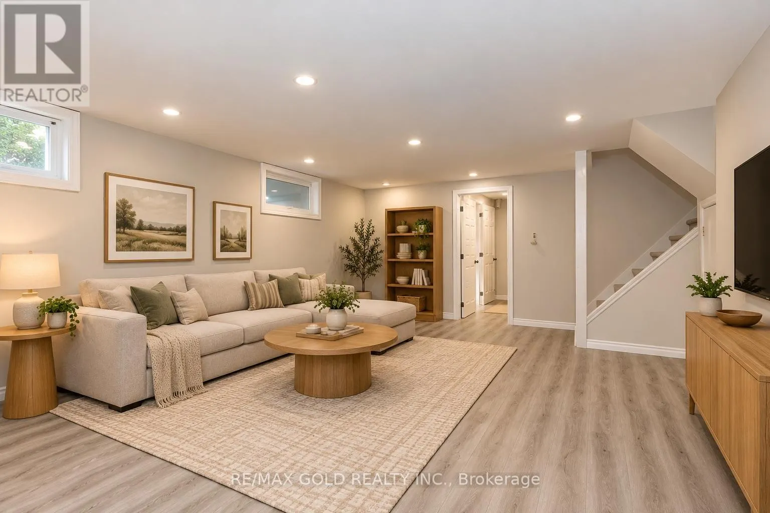 85 WILLIAMSBURG ROAD