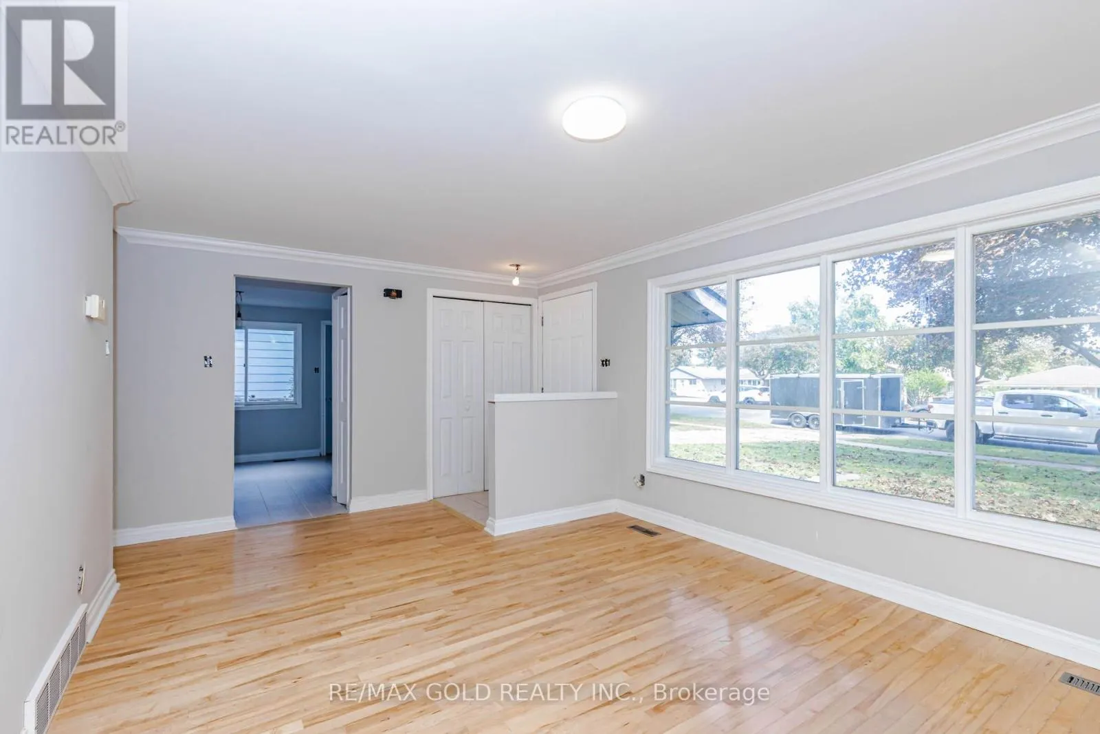 85 WILLIAMSBURG ROAD