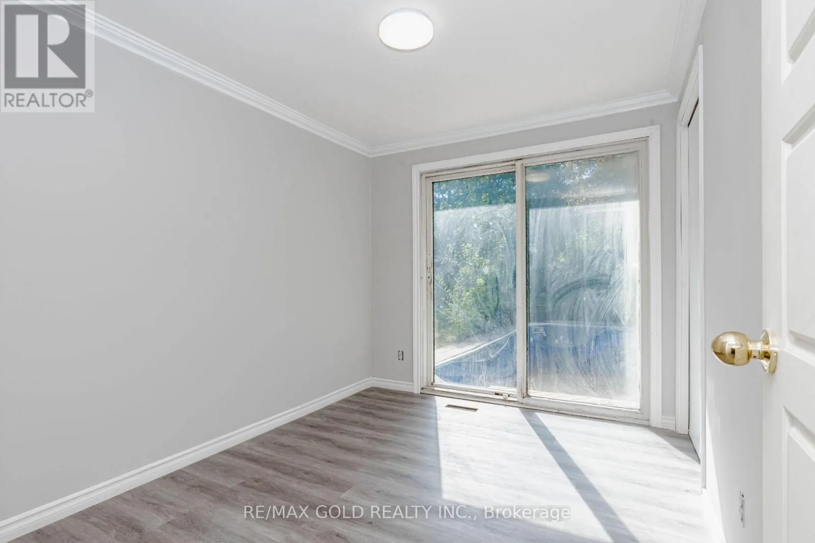 85 WILLIAMSBURG ROAD