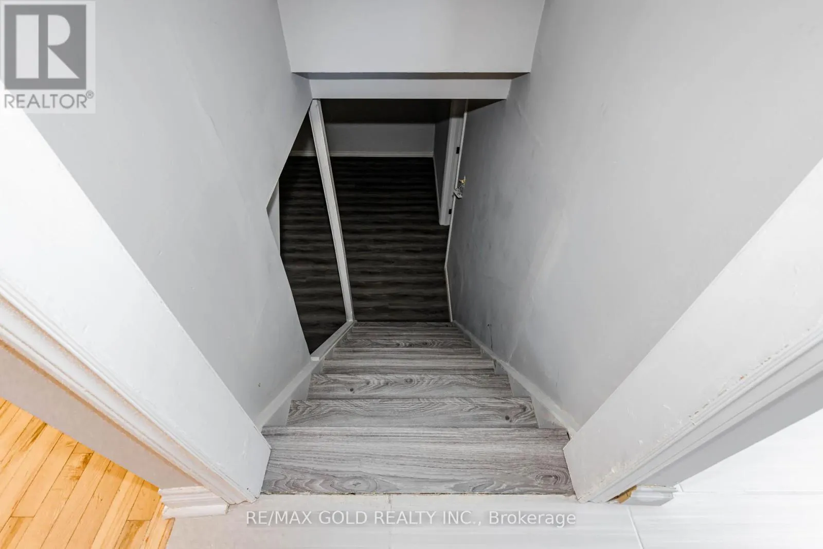 85 WILLIAMSBURG ROAD