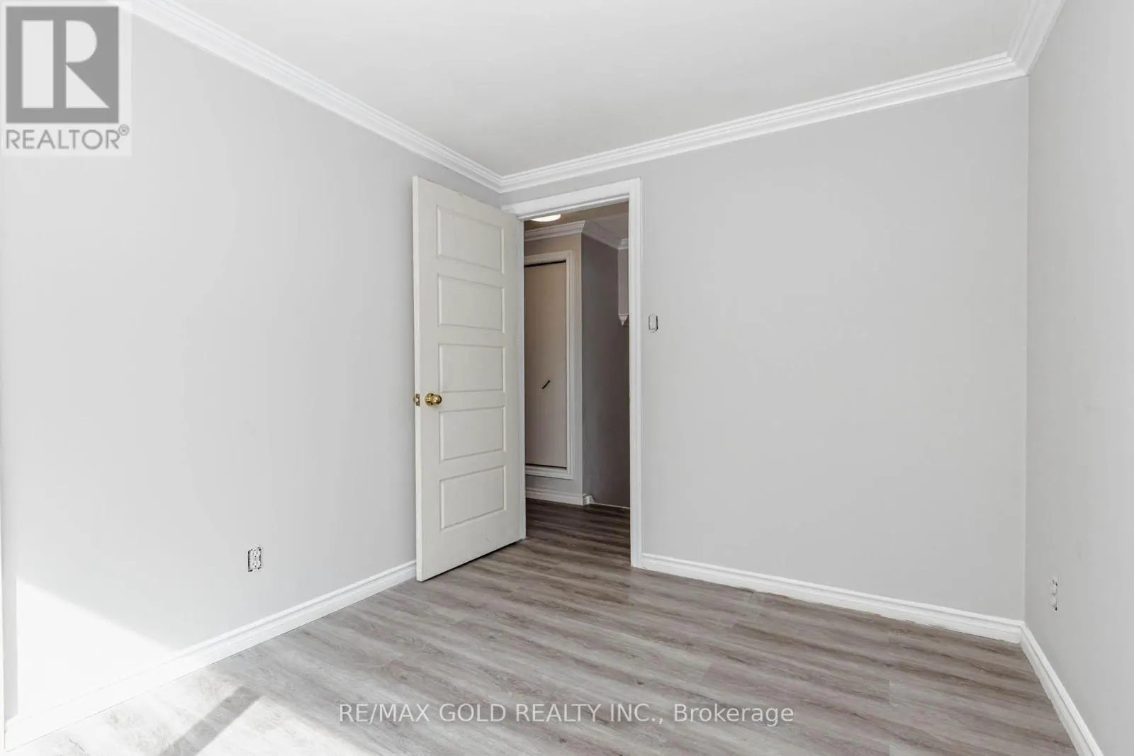 85 WILLIAMSBURG ROAD