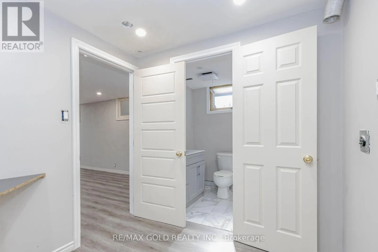 85 WILLIAMSBURG ROAD