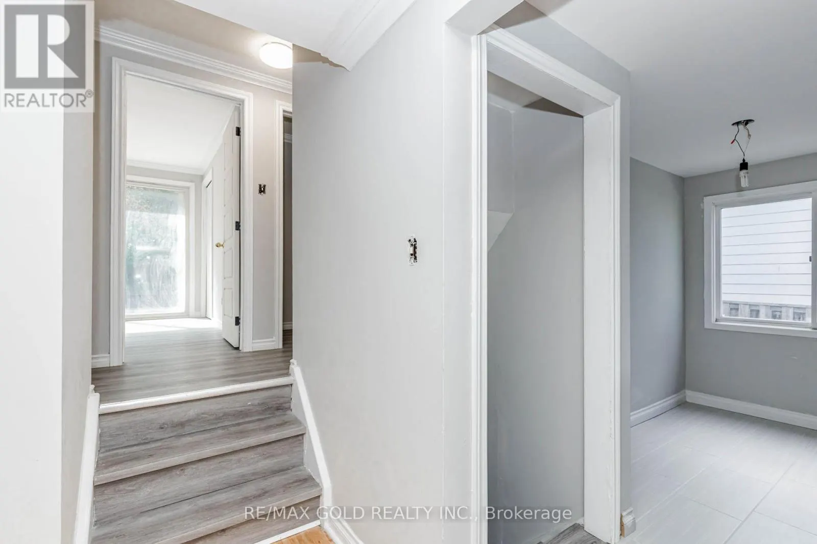 85 WILLIAMSBURG ROAD