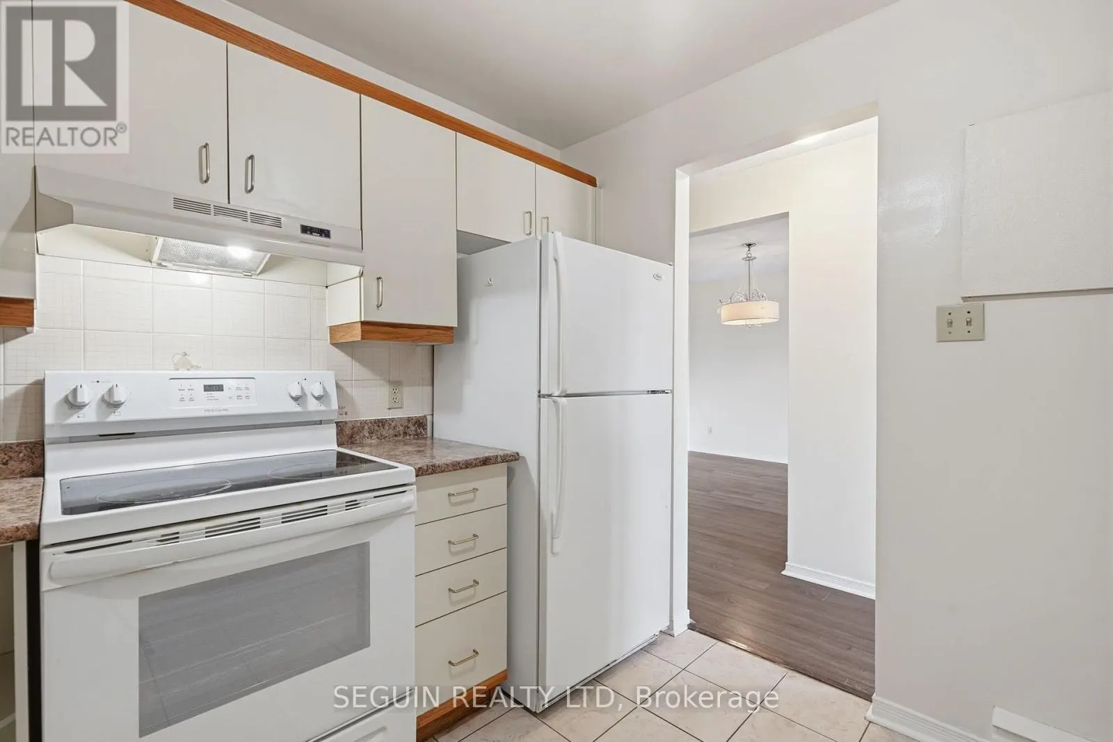 302 - 1974 ST LAURENT BOULEVARD