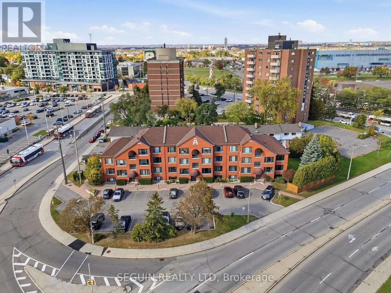 302 - 1974 ST LAURENT BOULEVARD