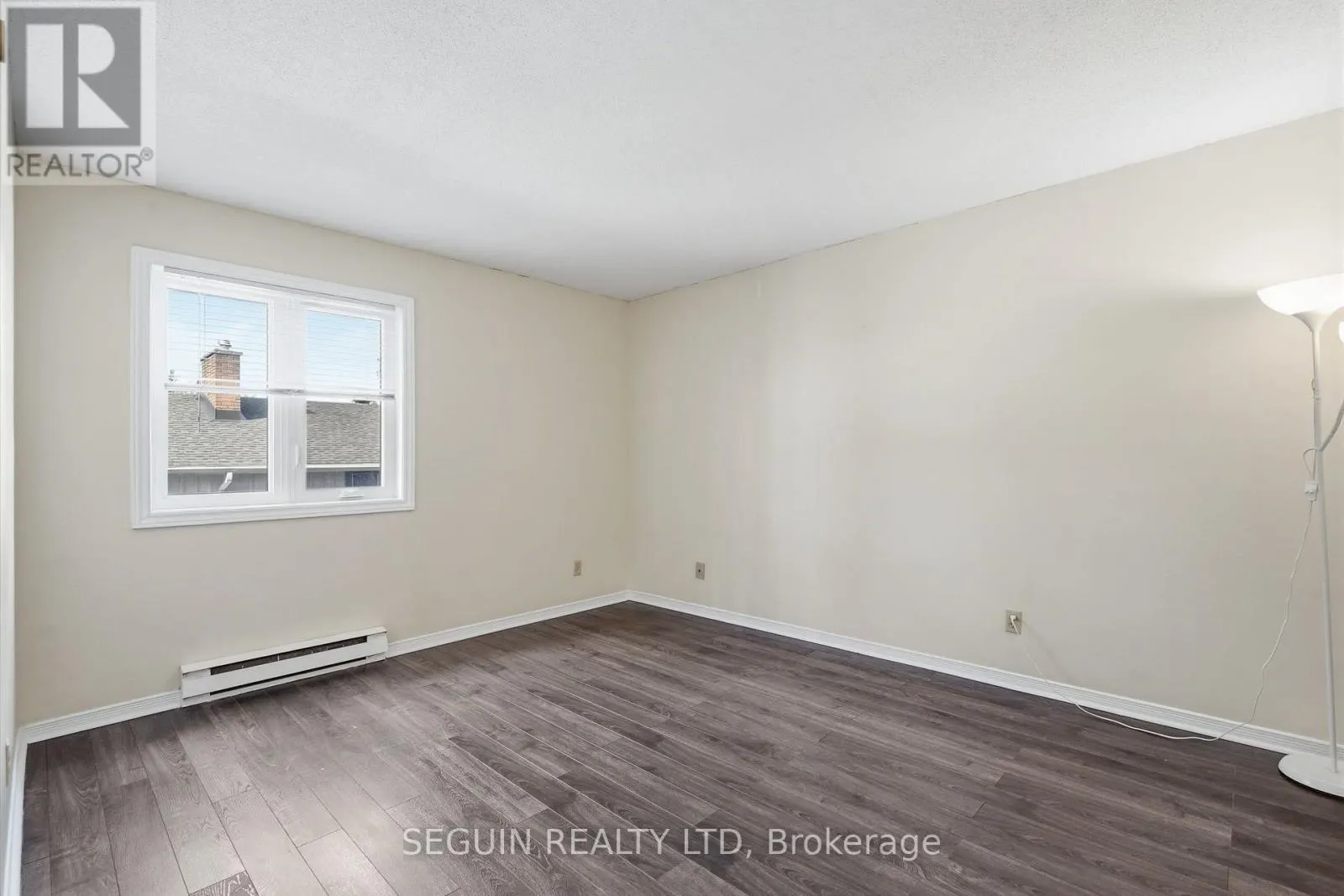 302 - 1974 ST LAURENT BOULEVARD