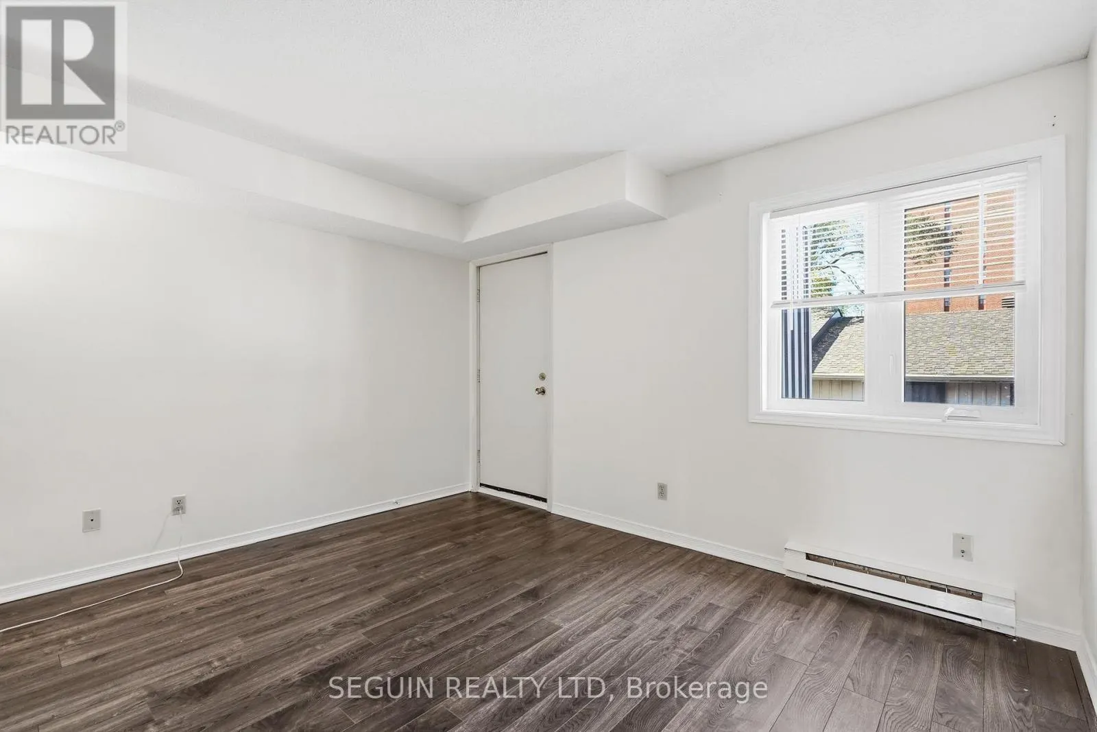 302 - 1974 ST LAURENT BOULEVARD