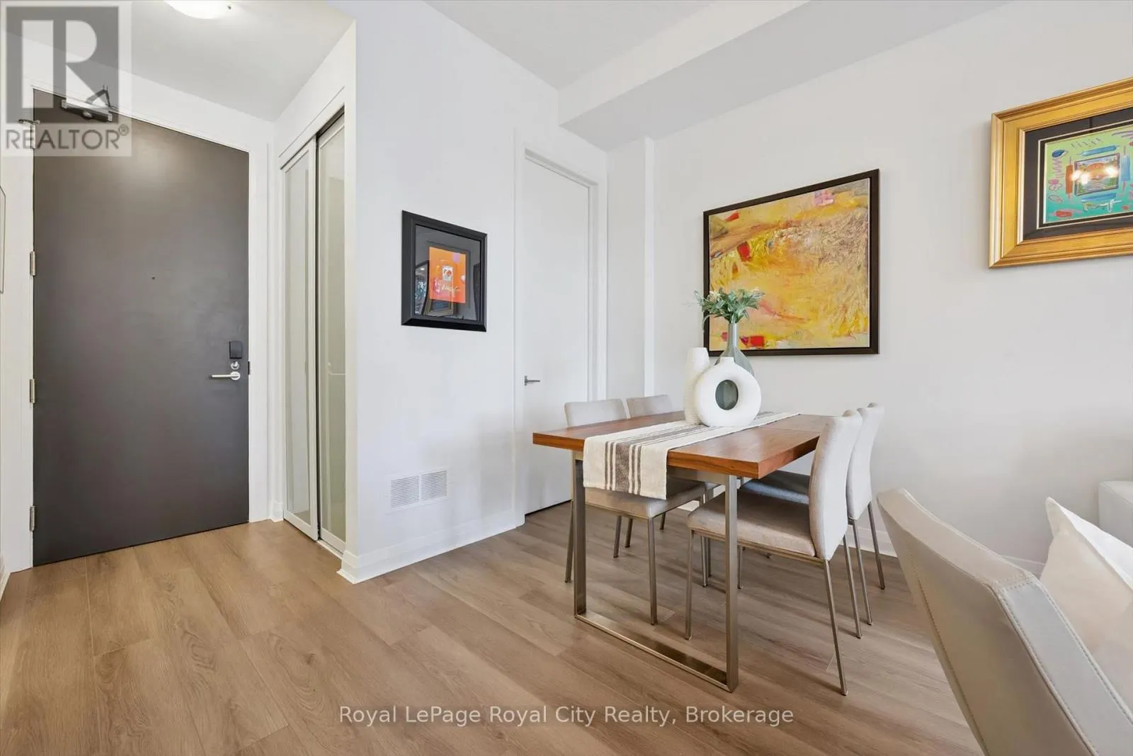 AT7 - 53 ARTHUR STREET S #AT7