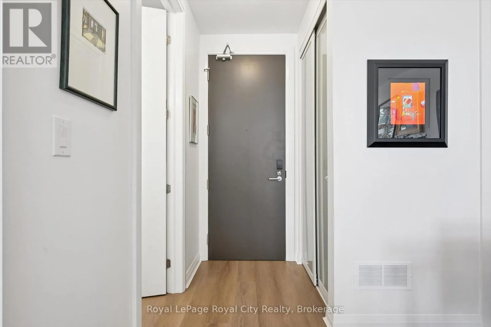 AT7 - 53 ARTHUR STREET S #AT7