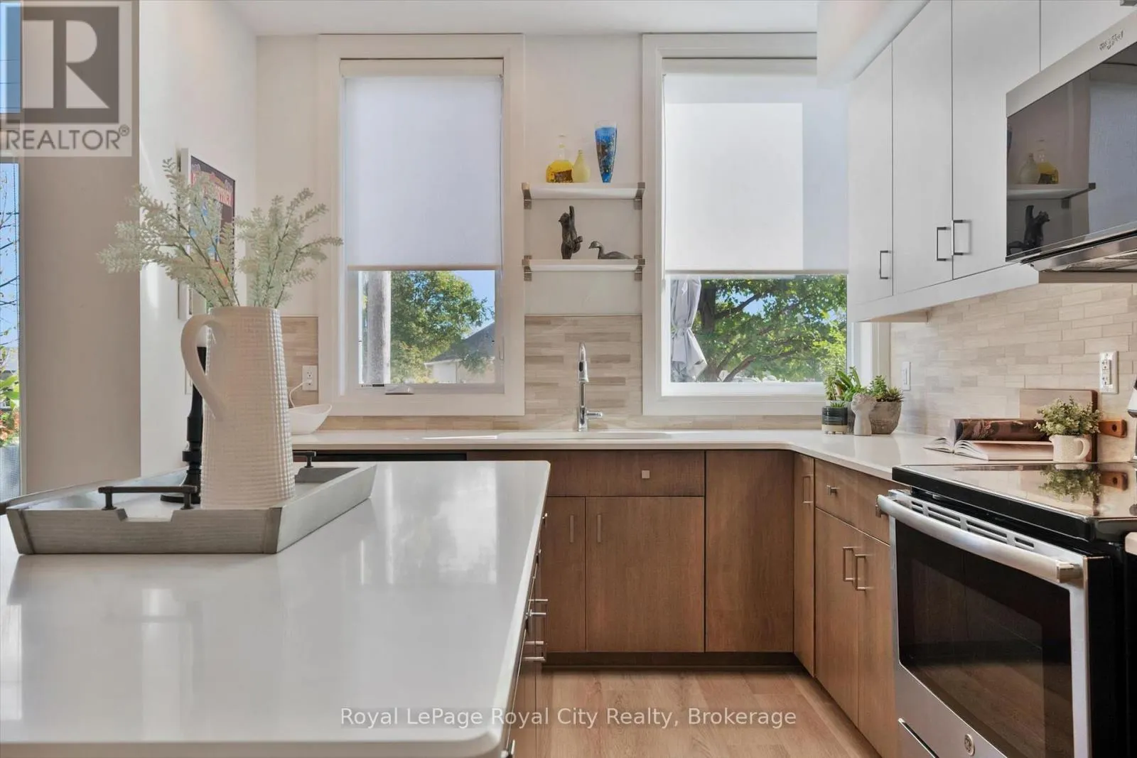 AT7 - 53 ARTHUR STREET S #AT7