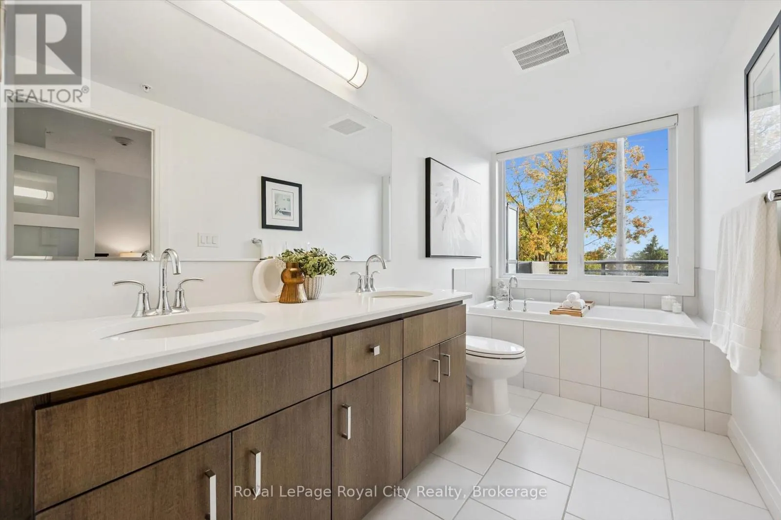 AT7 - 53 ARTHUR STREET S #AT7