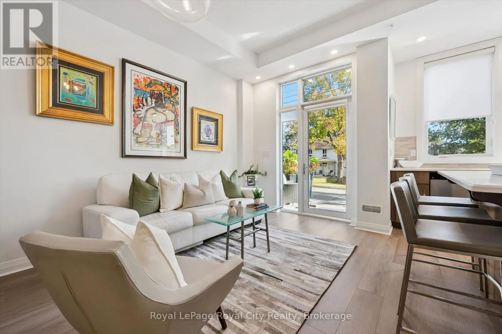 AT7 - 53 ARTHUR STREET S #AT7