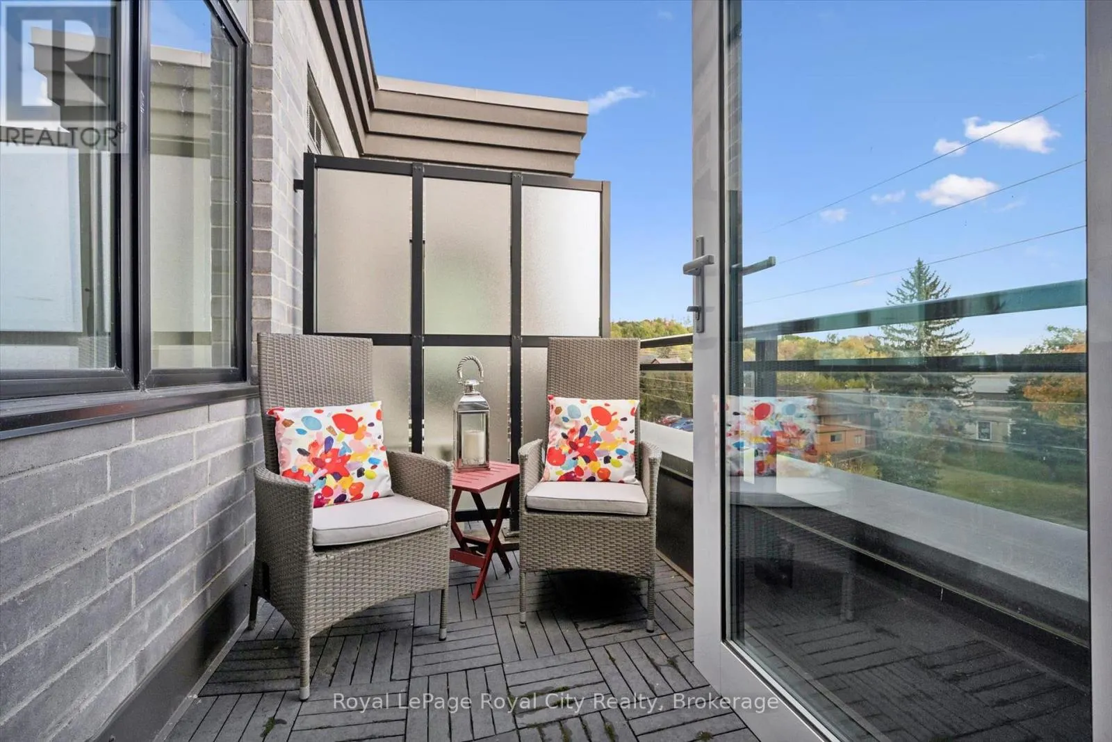 AT7 - 53 ARTHUR STREET S #AT7