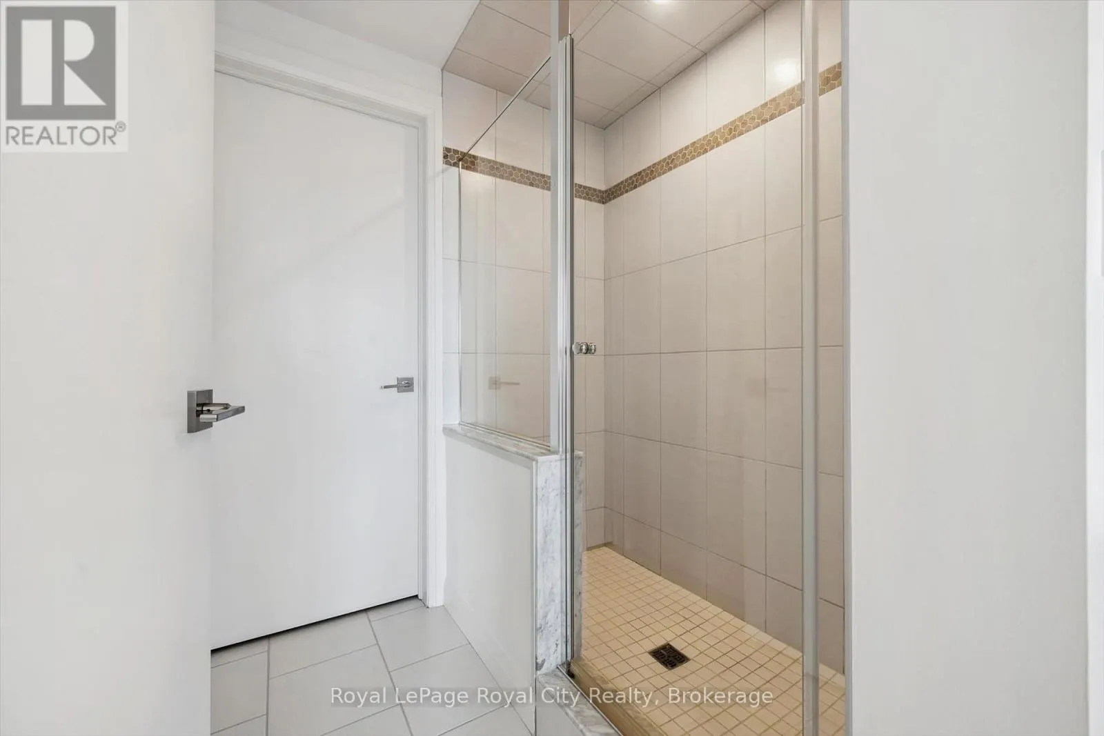 AT7 - 53 ARTHUR STREET S #AT7