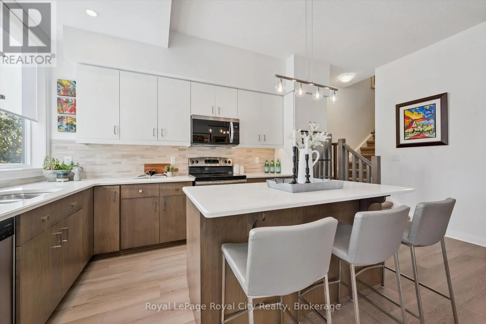 AT7 - 53 ARTHUR STREET S #AT7