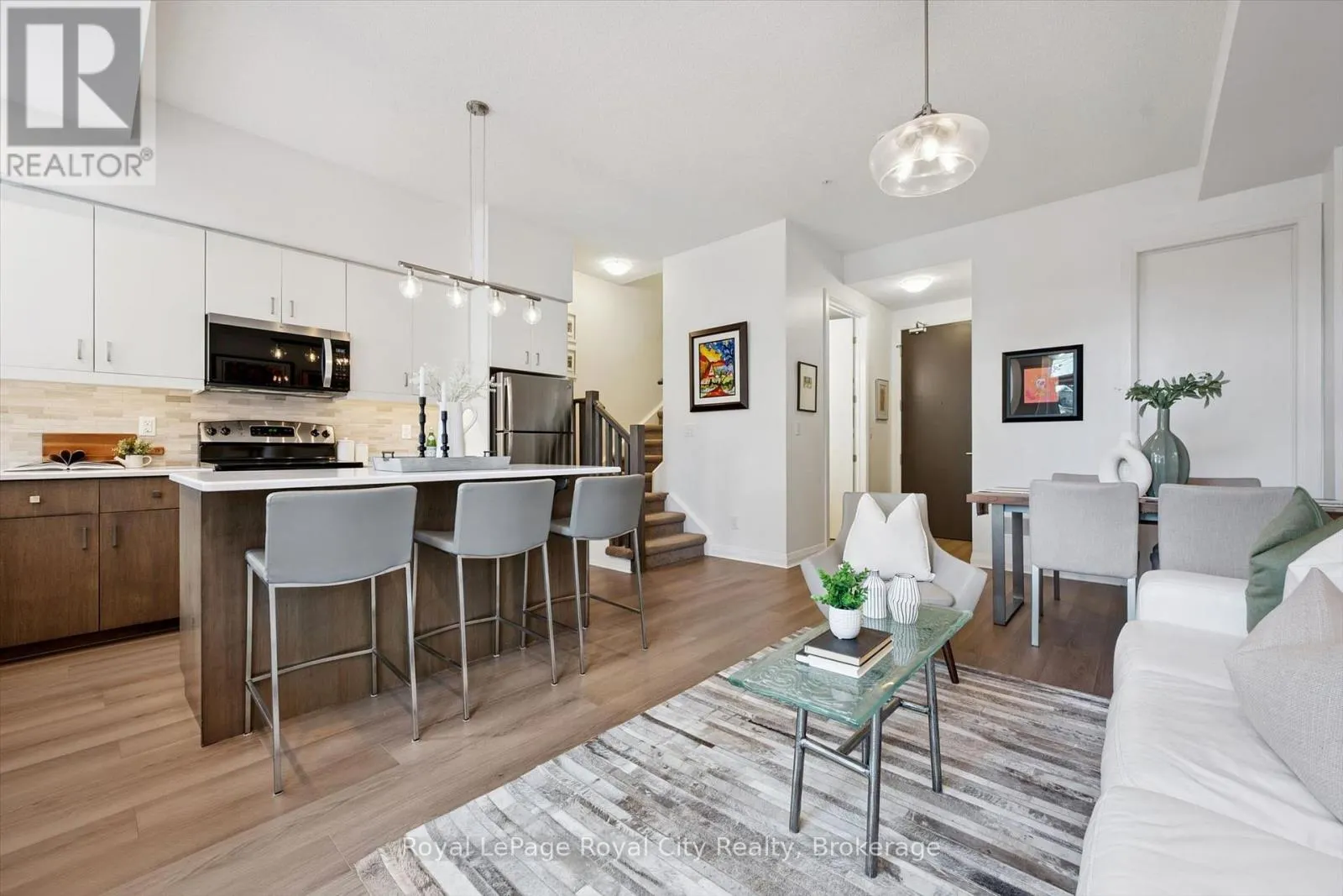 AT7 - 53 ARTHUR STREET S #AT7