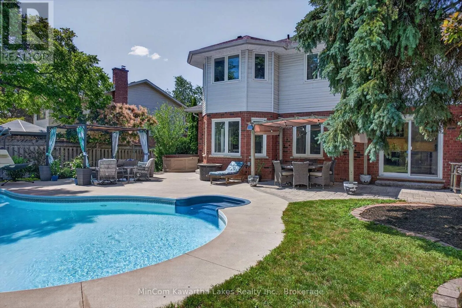 1947 PARKWOOD CIRCLE
