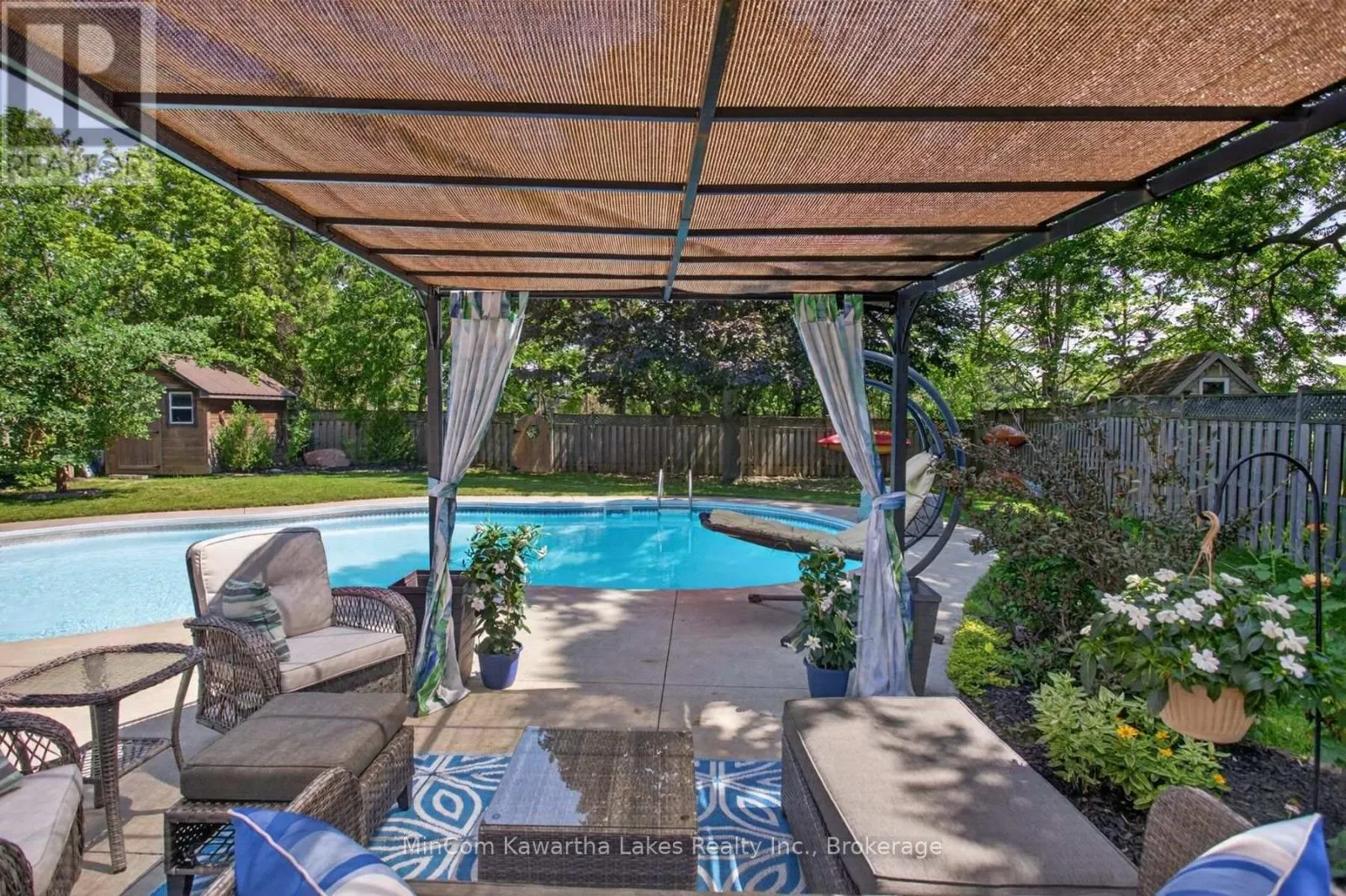 1947 PARKWOOD CIRCLE
