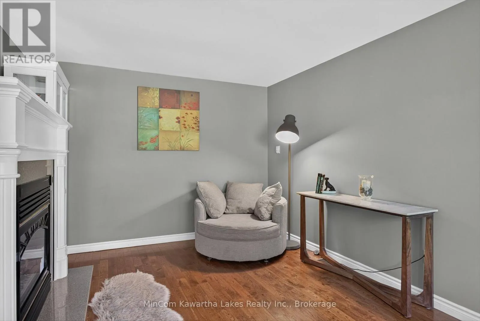 1947 PARKWOOD CIRCLE