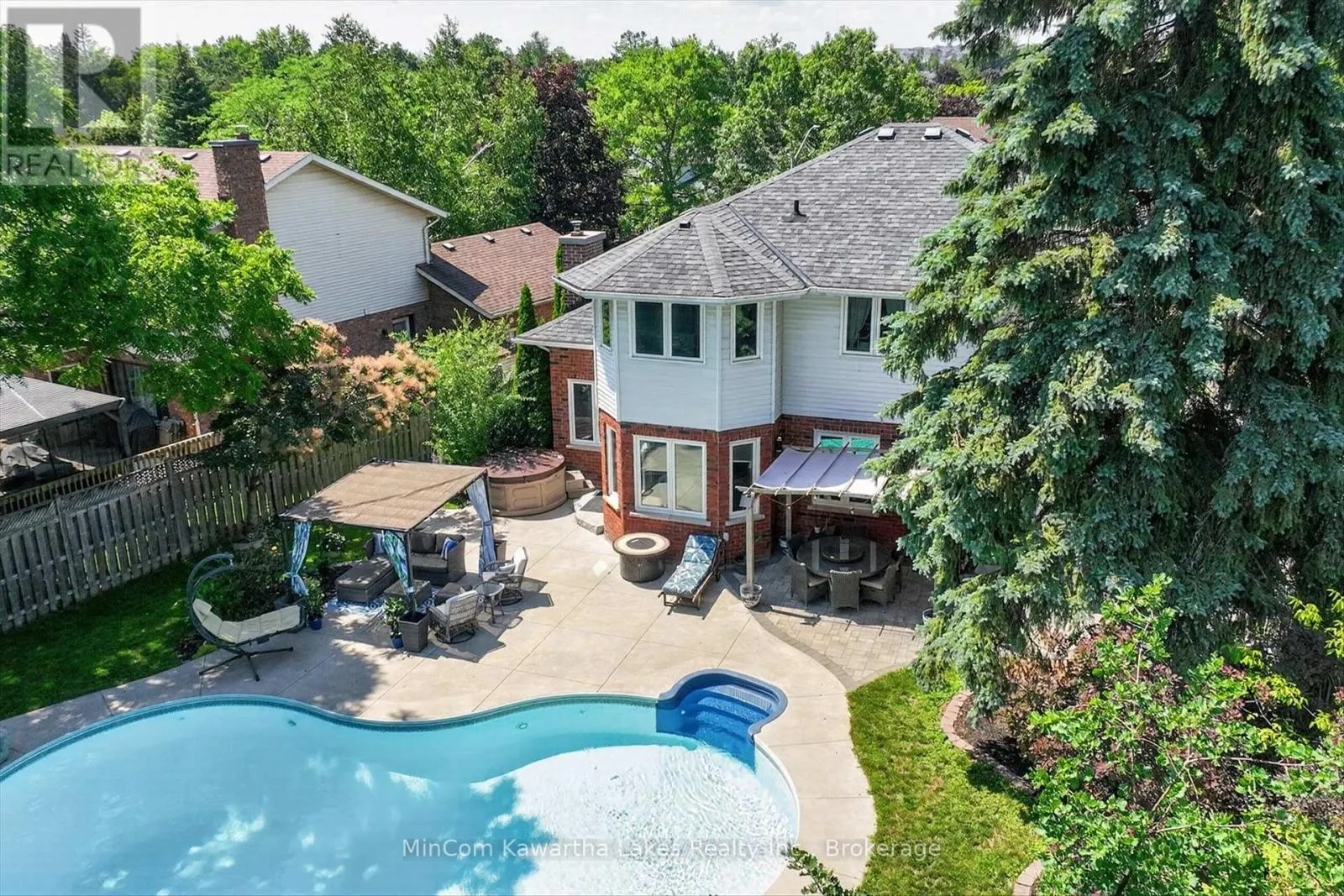 1947 PARKWOOD CIRCLE