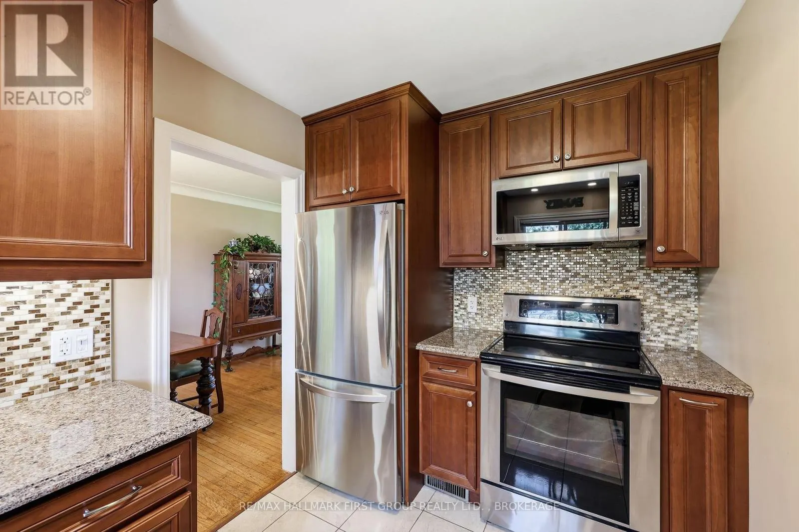 1449 AVONDALE CRESCENT