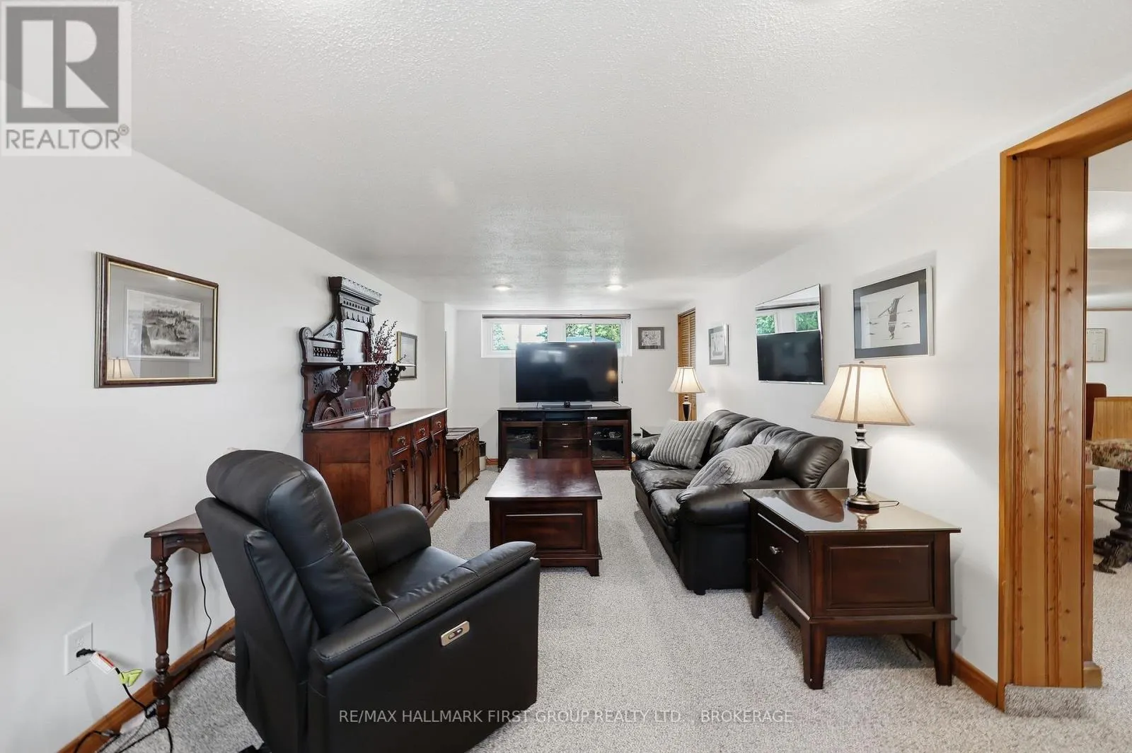 1449 AVONDALE CRESCENT