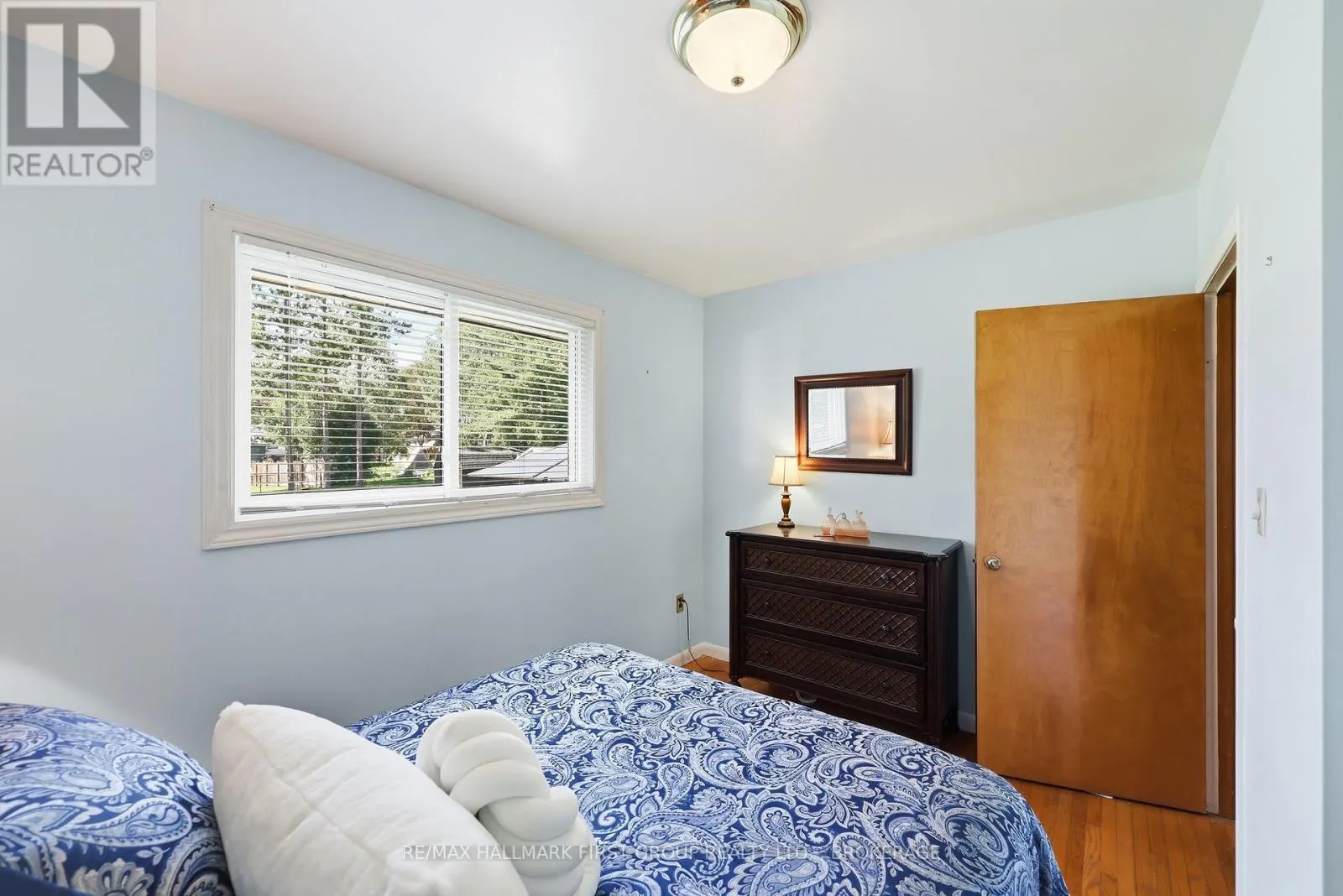 1449 AVONDALE CRESCENT