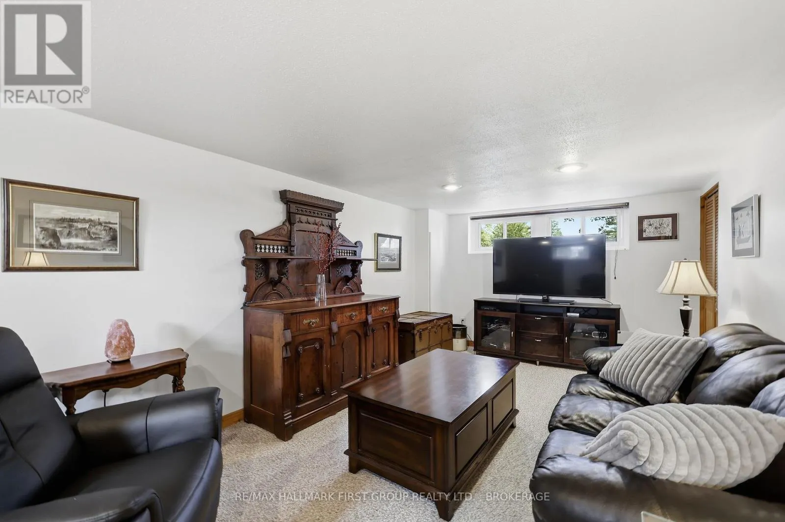 1449 AVONDALE CRESCENT