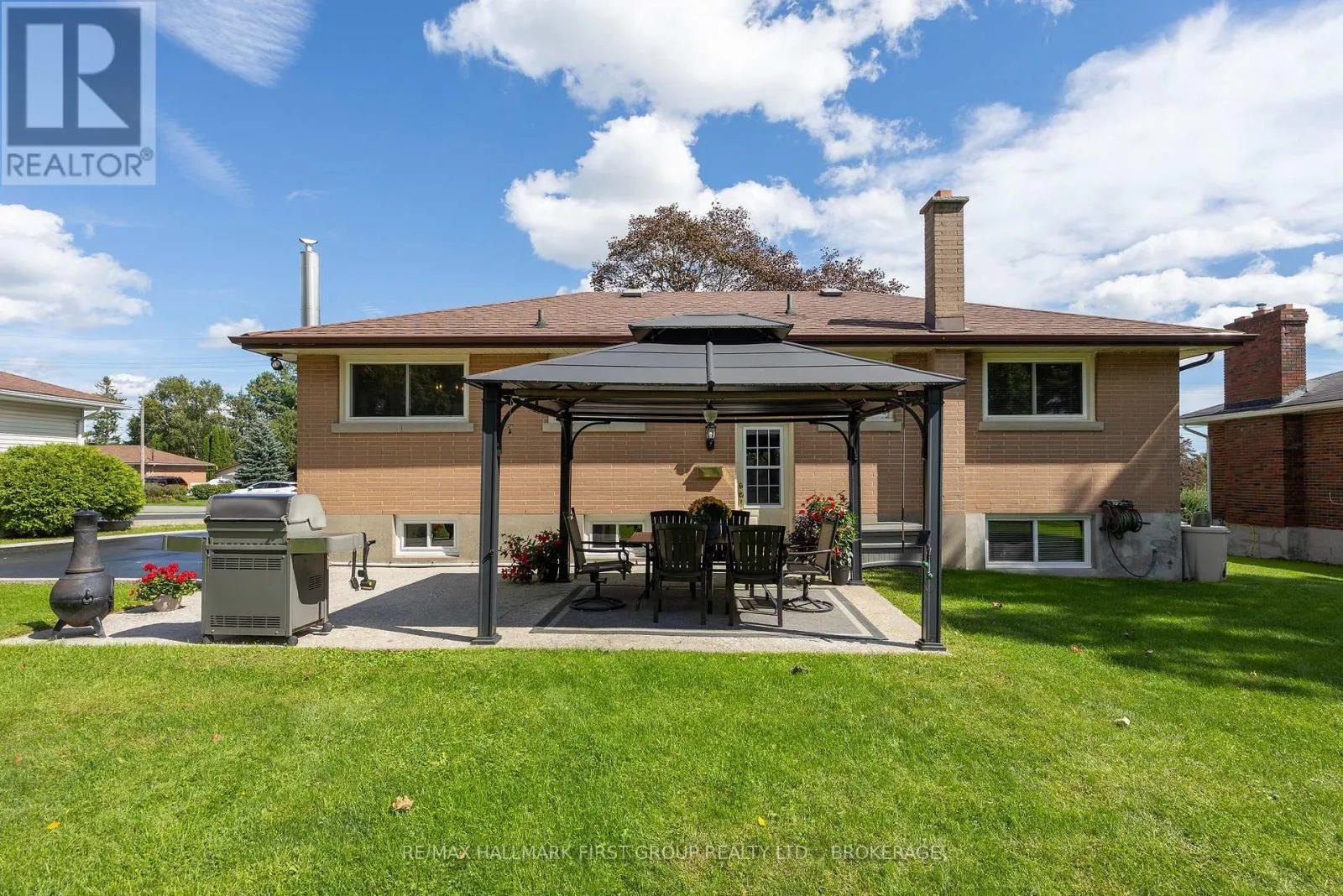 1449 AVONDALE CRESCENT