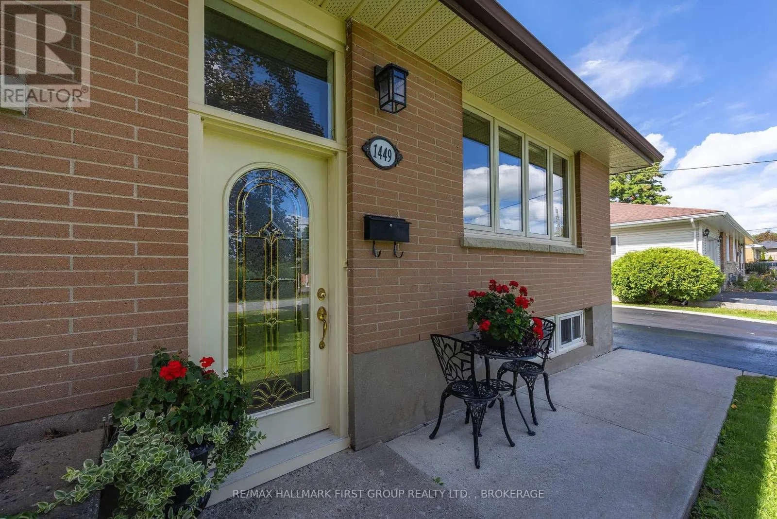 1449 AVONDALE CRESCENT