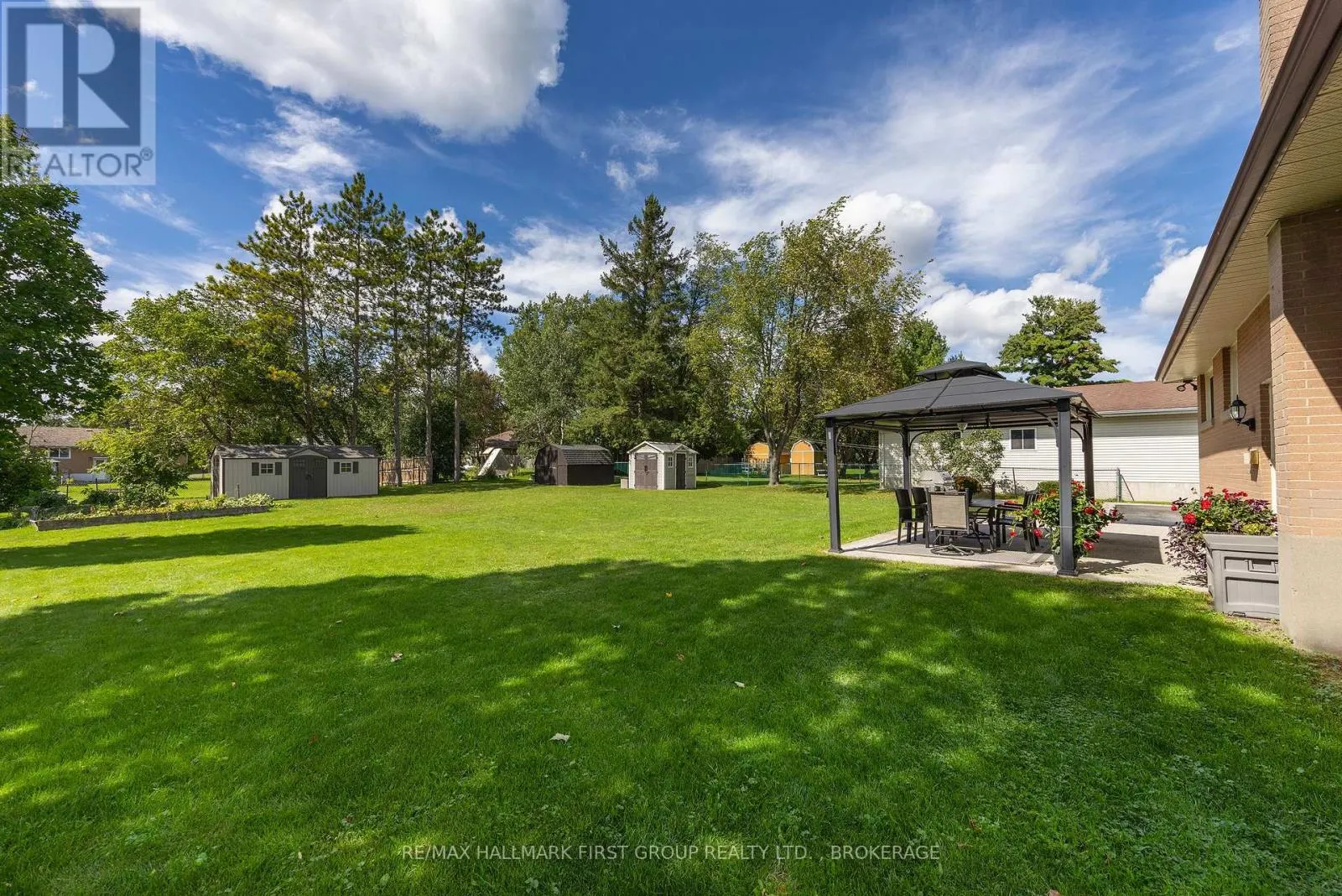 1449 AVONDALE CRESCENT