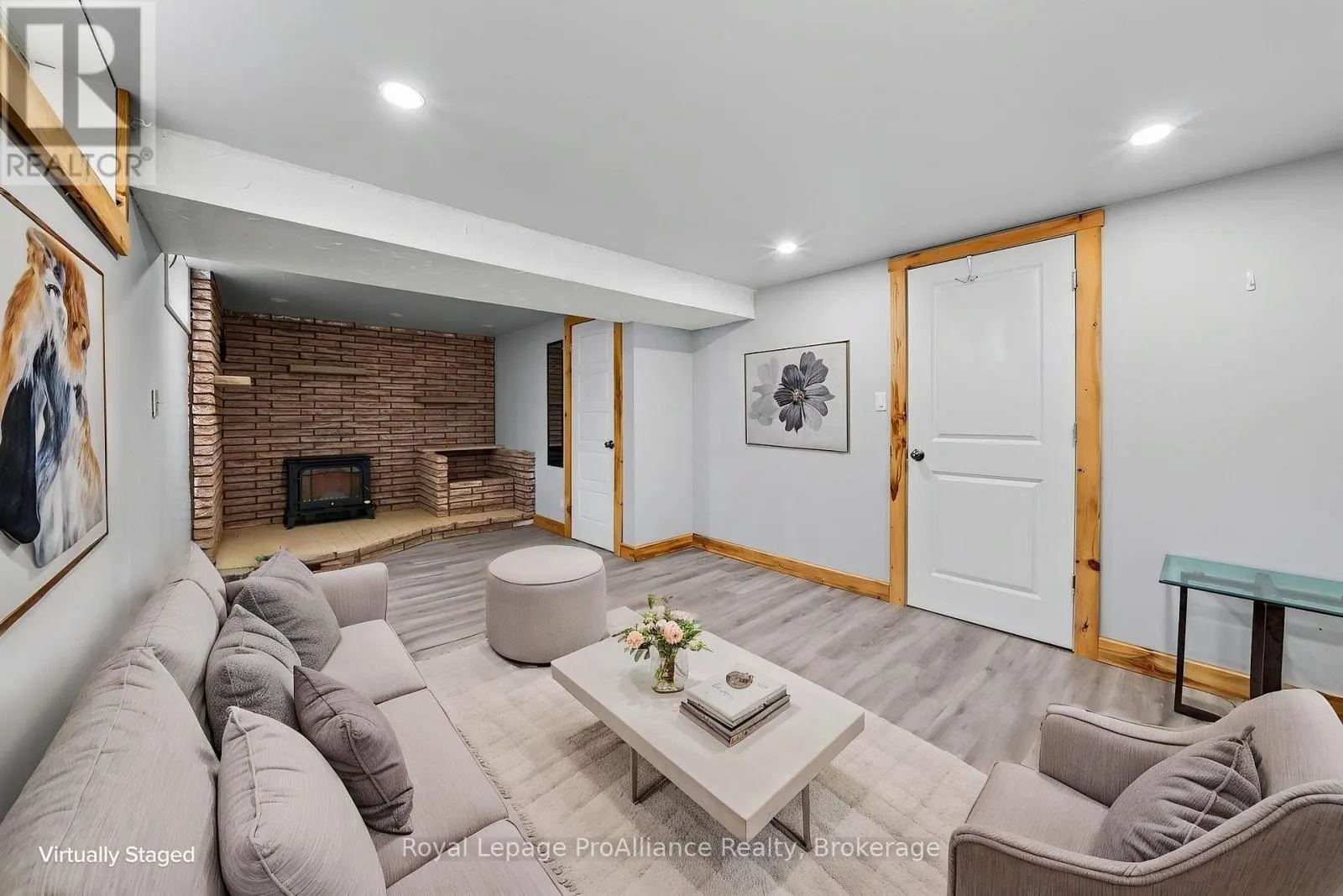 26 LEXINGTON CRESCENT
