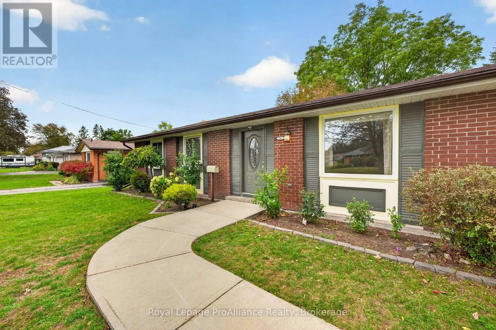 26 LEXINGTON CRESCENT