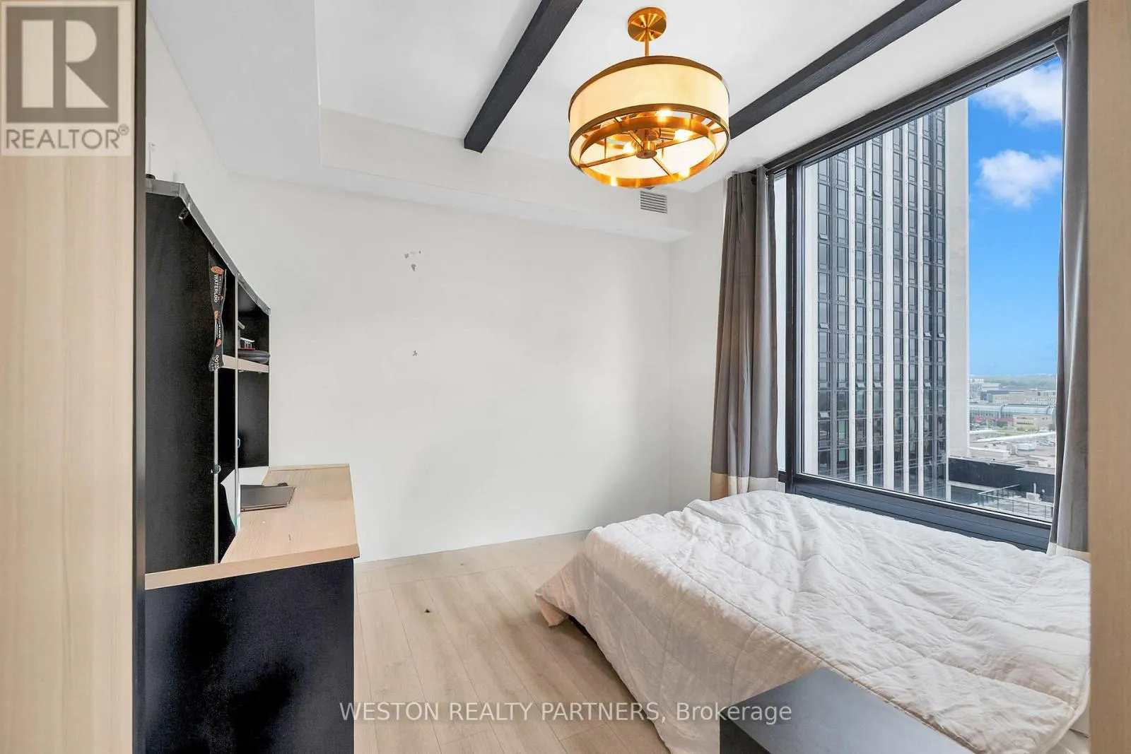 503 - 145 COLUMBIA STREET W