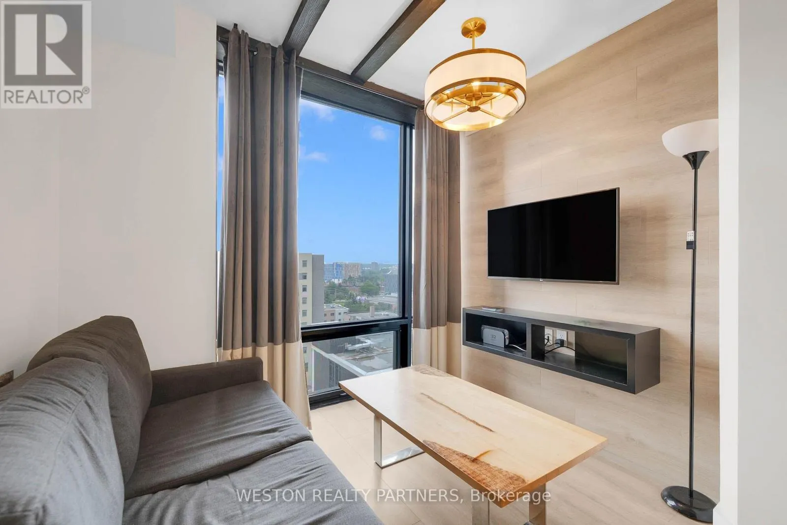 503 - 145 COLUMBIA STREET W
