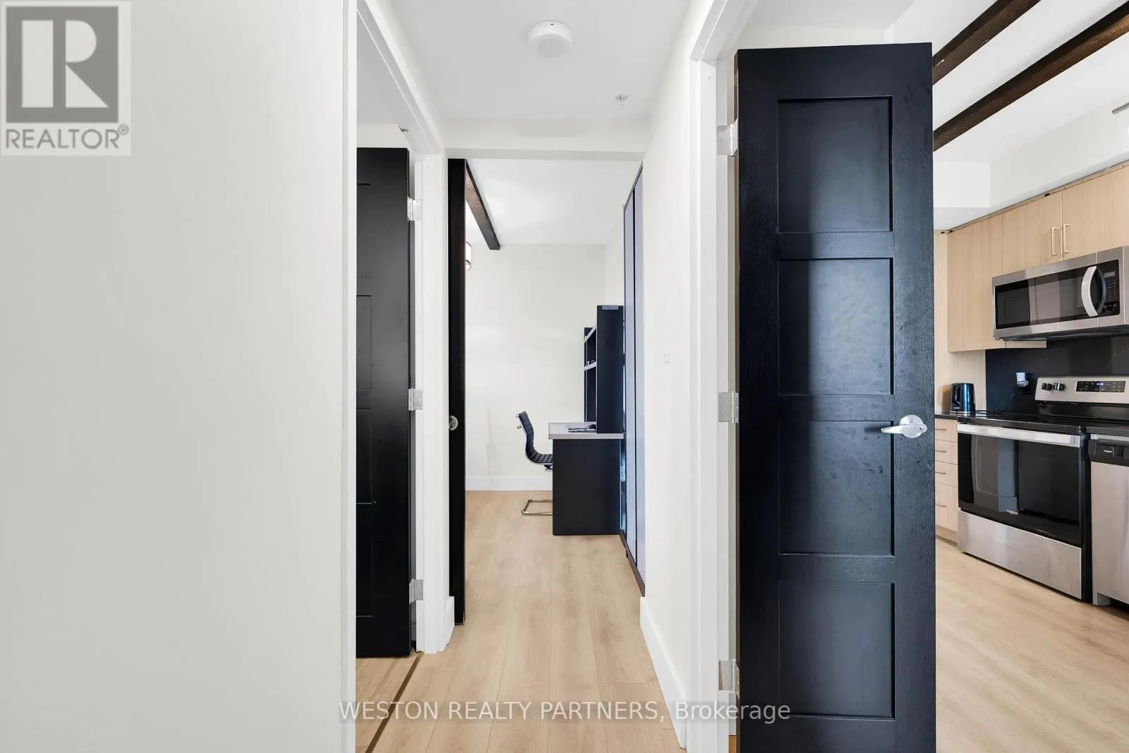 503 - 145 COLUMBIA STREET W