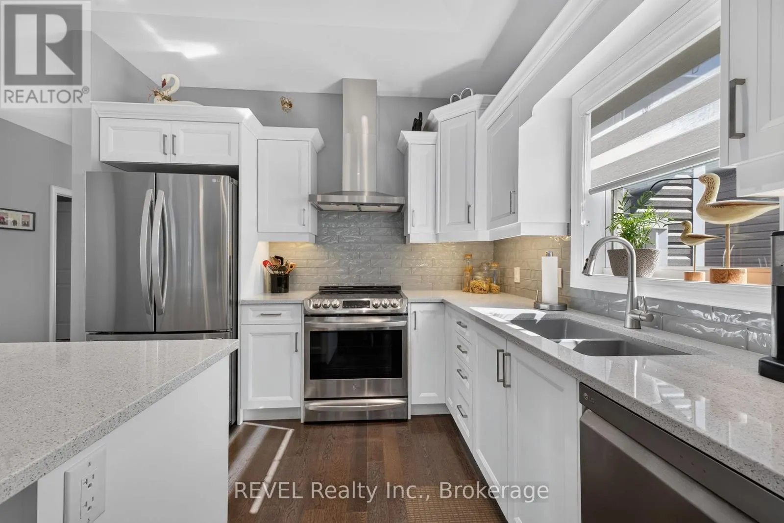 4233 VILLAGE CREEK DRIVE