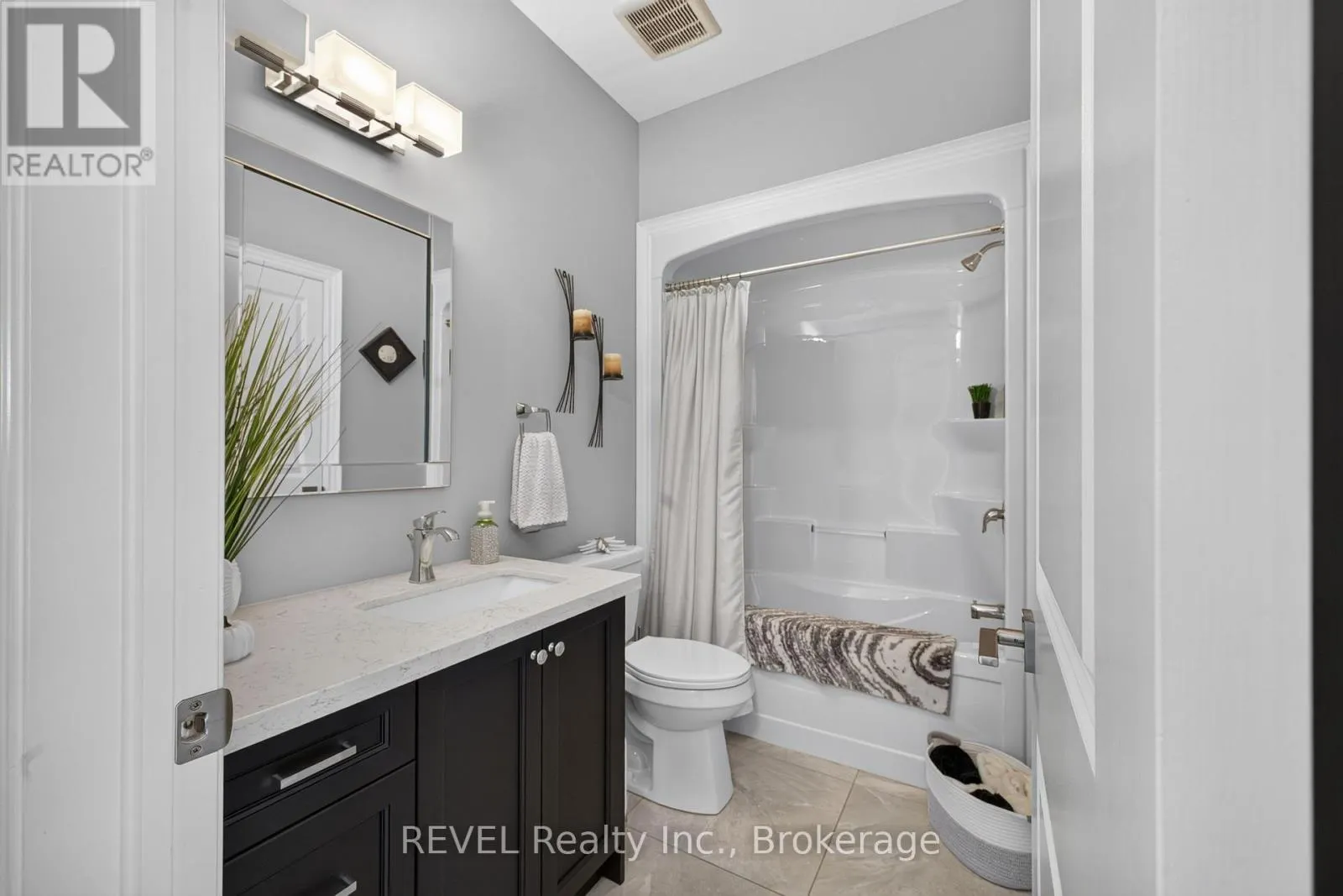 4233 VILLAGE CREEK DRIVE