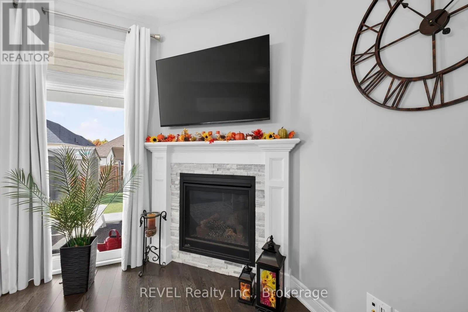 4233 VILLAGE CREEK DRIVE