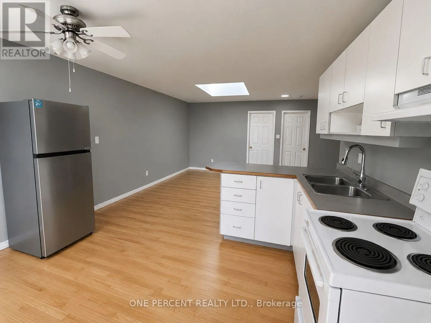 2 - 548 CONCESSION AVENUE SE