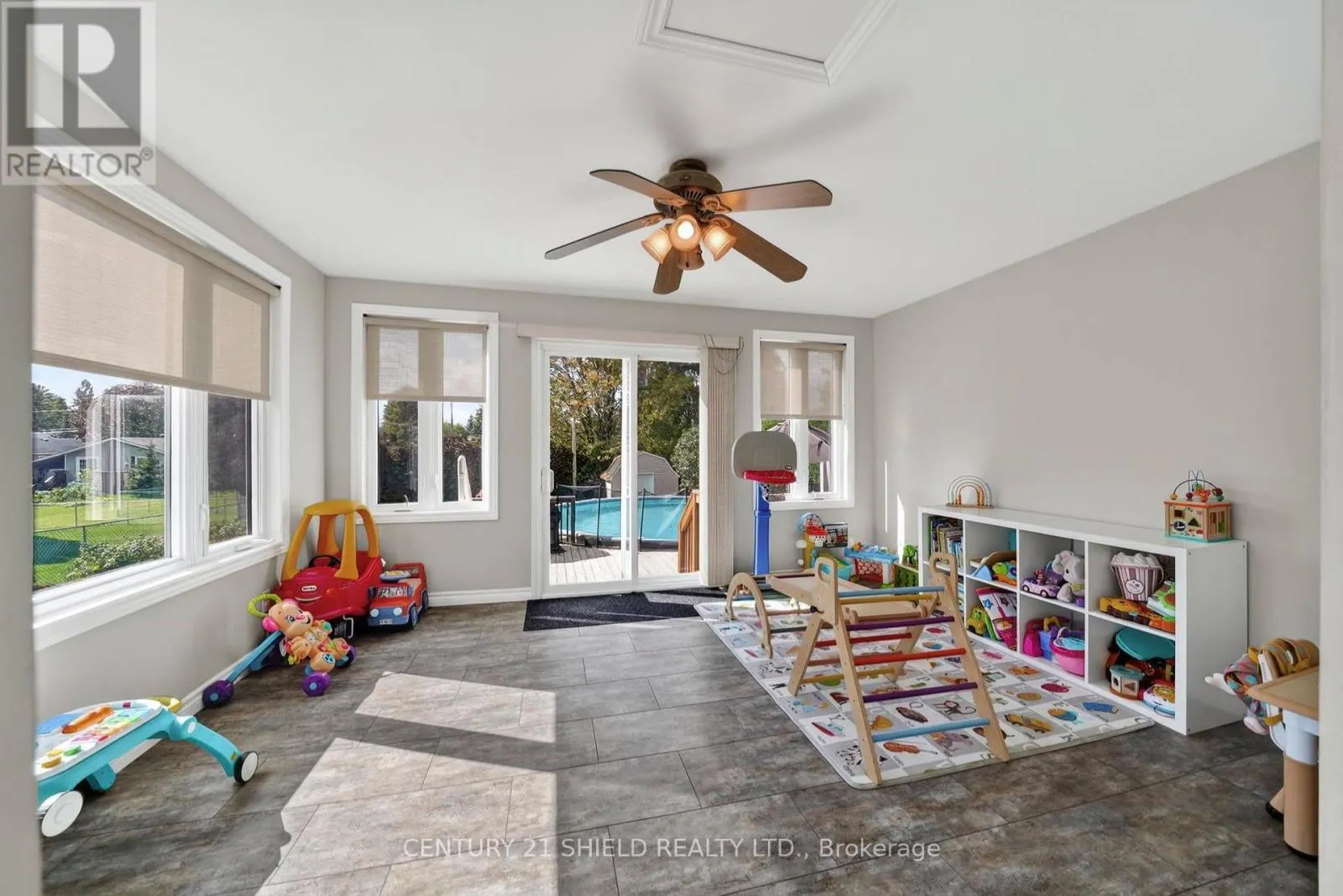 1810 ALGUIRE STREET