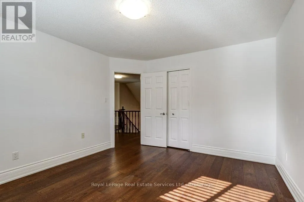 22 DAFFODIL CRESCENT