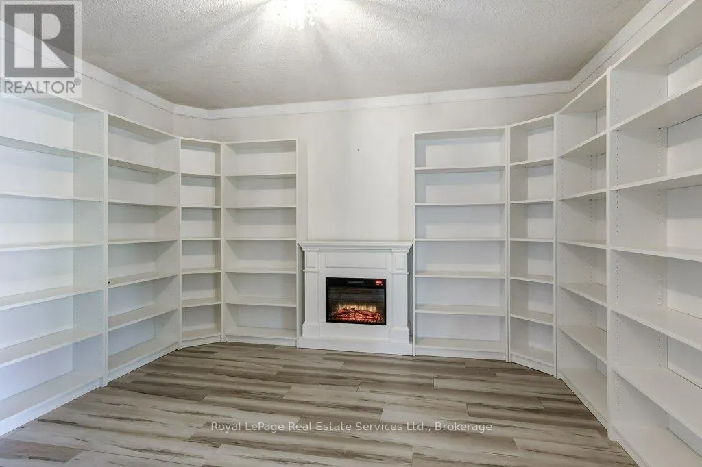 22 DAFFODIL CRESCENT
