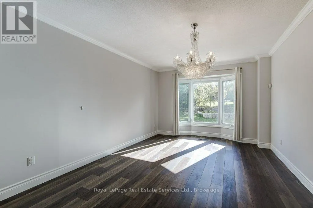 22 DAFFODIL CRESCENT