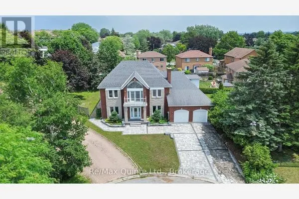 17 APPLEWOOD COURT